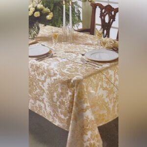 Elegant WATERFORD Kingscourt Gold /Ivory Tablecloth 68”x78”.